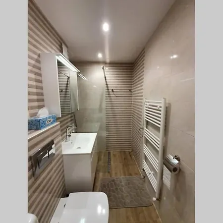Apartman луксозен до боровец за 4 гости с паркомясто и Wifi