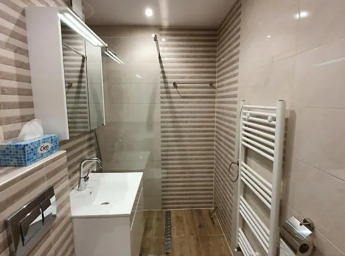 луксозен с Wifi на 10км от боровец Apartament *